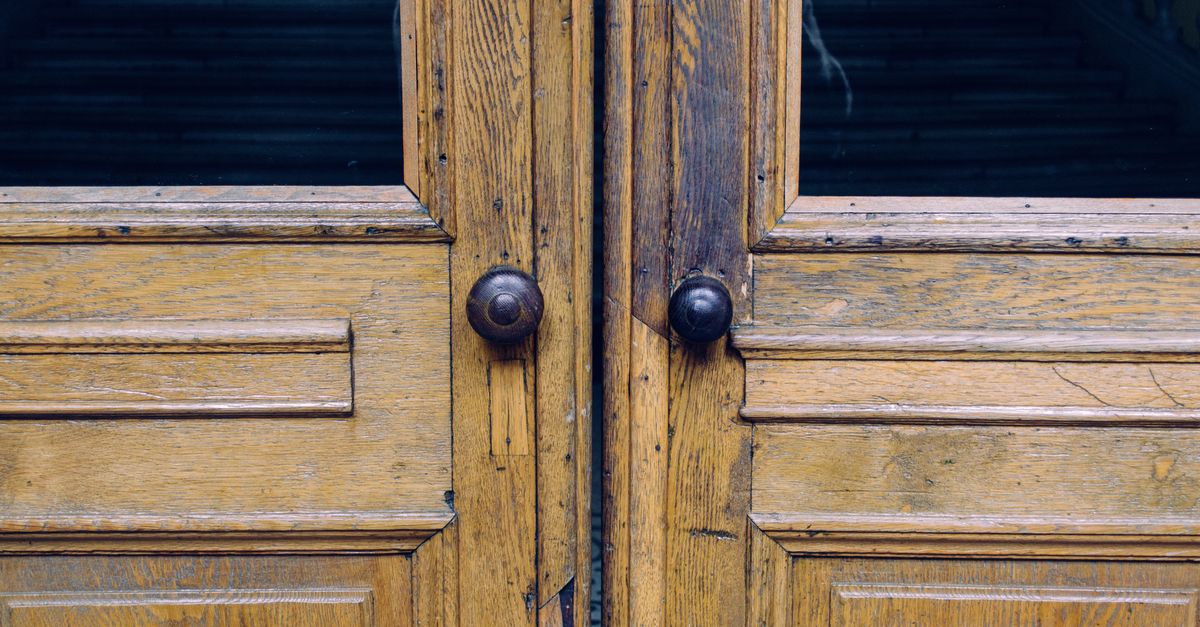 When to Replace a Door Knob Lock (and When a Rekey Is Enough) — Whitestone Locksmith Queens