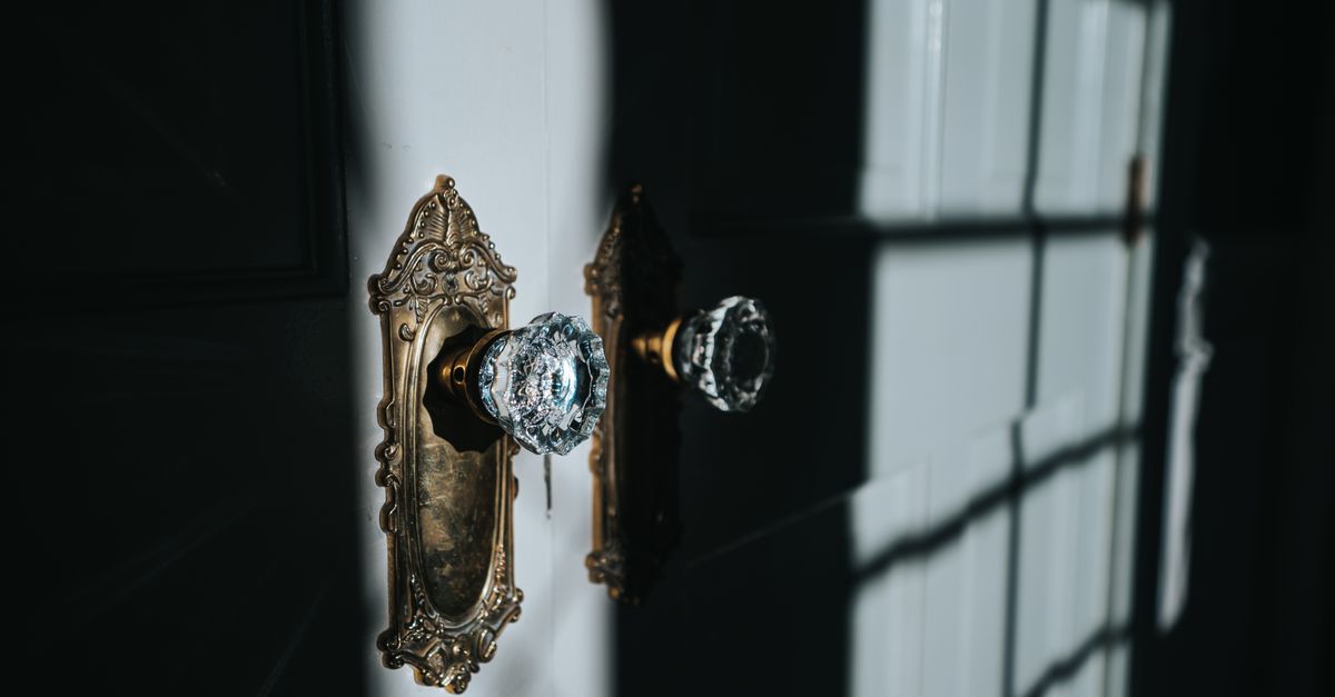 Residential Door Knob Lock and Deadbolt Extraction — Damage-Free Where Possible — Whitestone Locksmith Queens