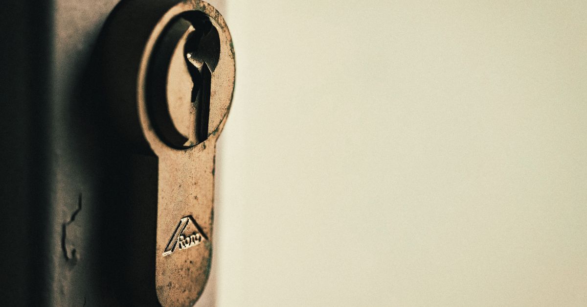Emergency Locksmith and After-Hours Deadbolt Service Queens — Whitestone Locksmith Queens